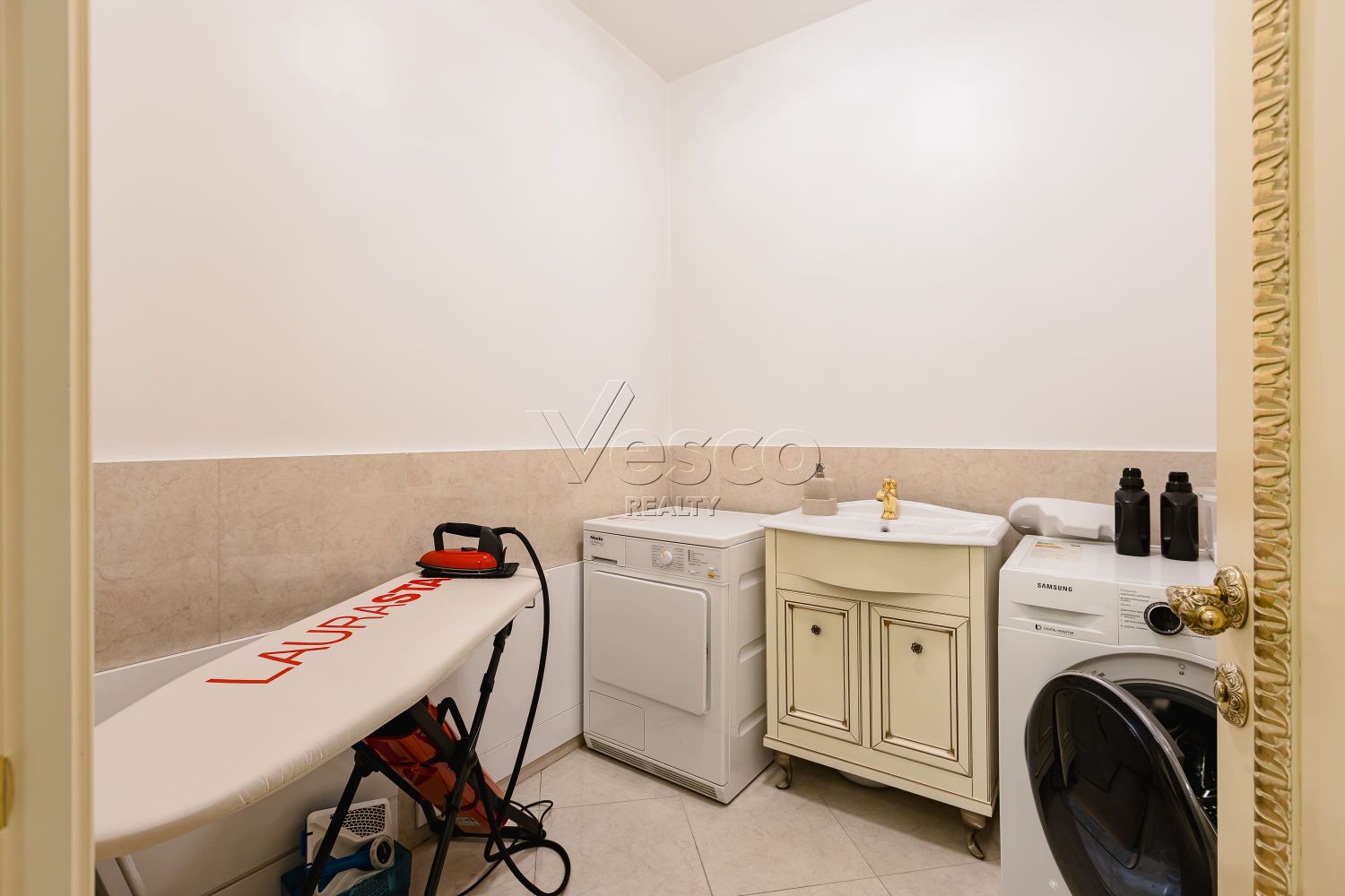 Квартира площадью 200 м²