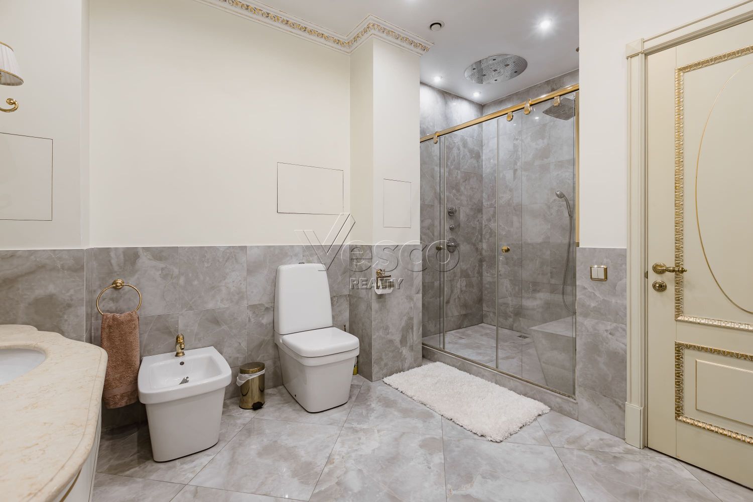 Квартира площадью 200 м²