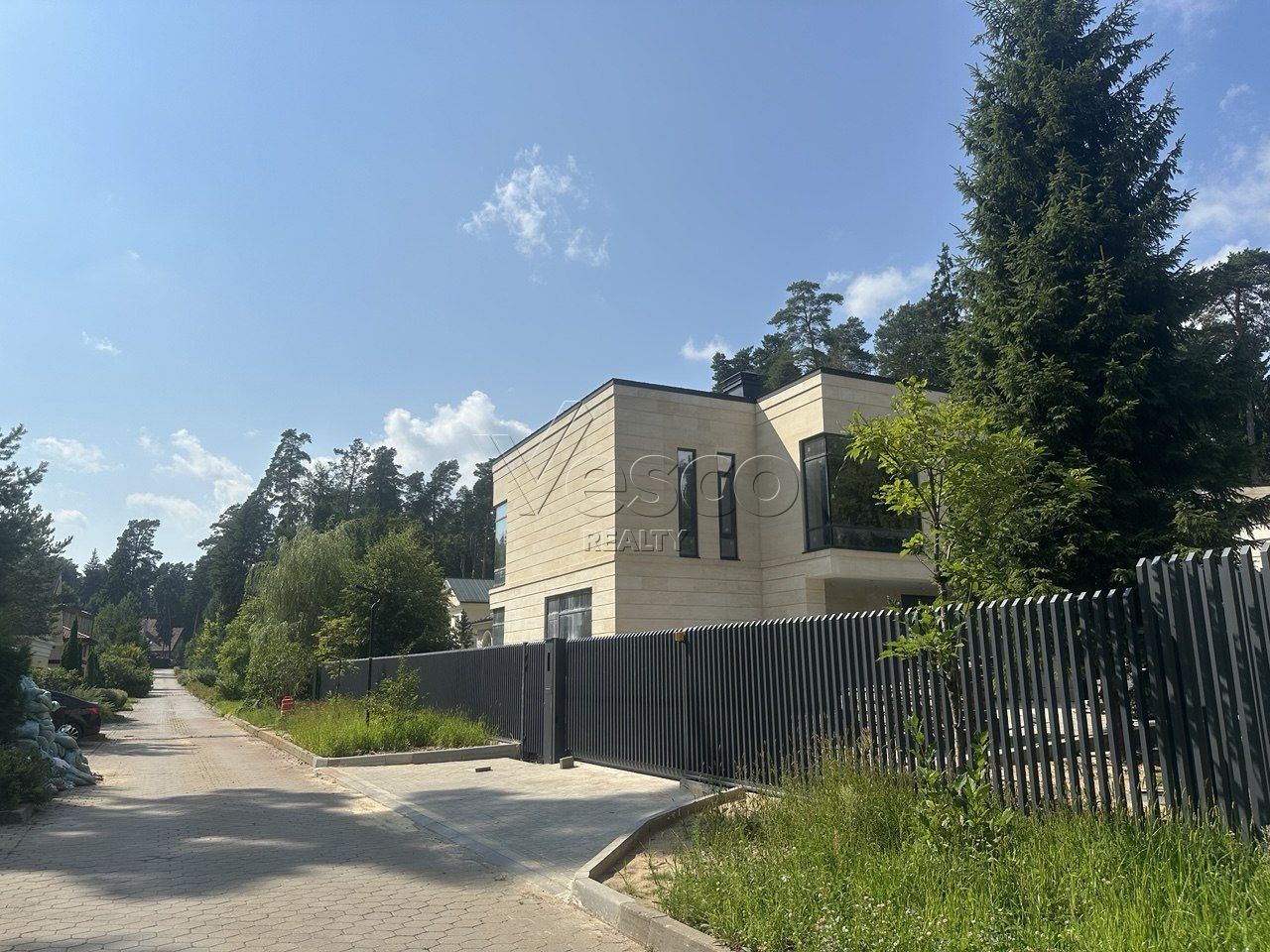 Кирпичный коттедж без отделки в ОКП