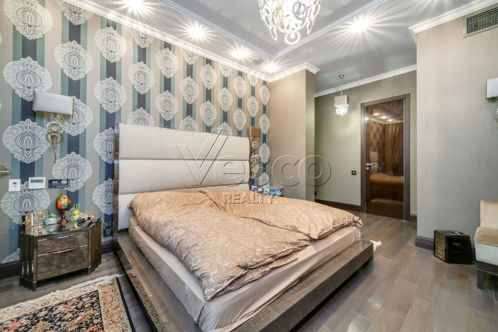 Квартира площадью 183.9 м²