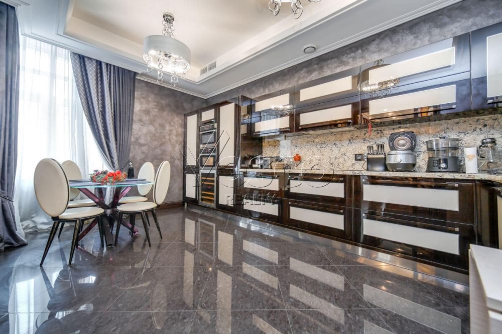 Квартира площадью 183.9 м²