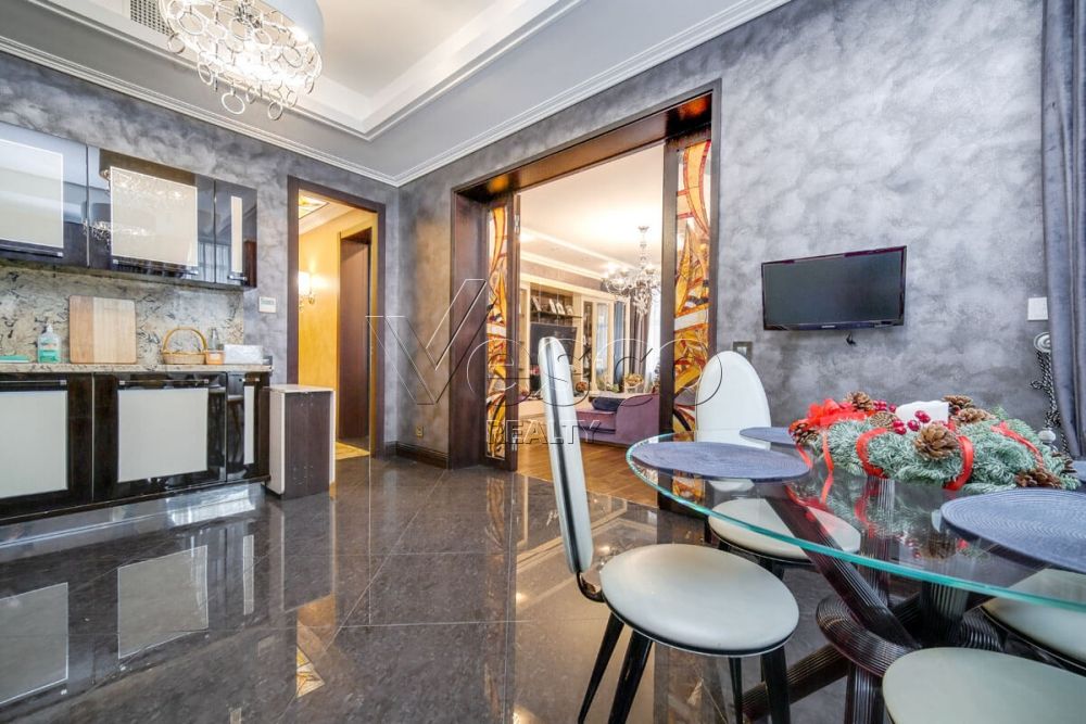 Квартира площадью 183.9 м²