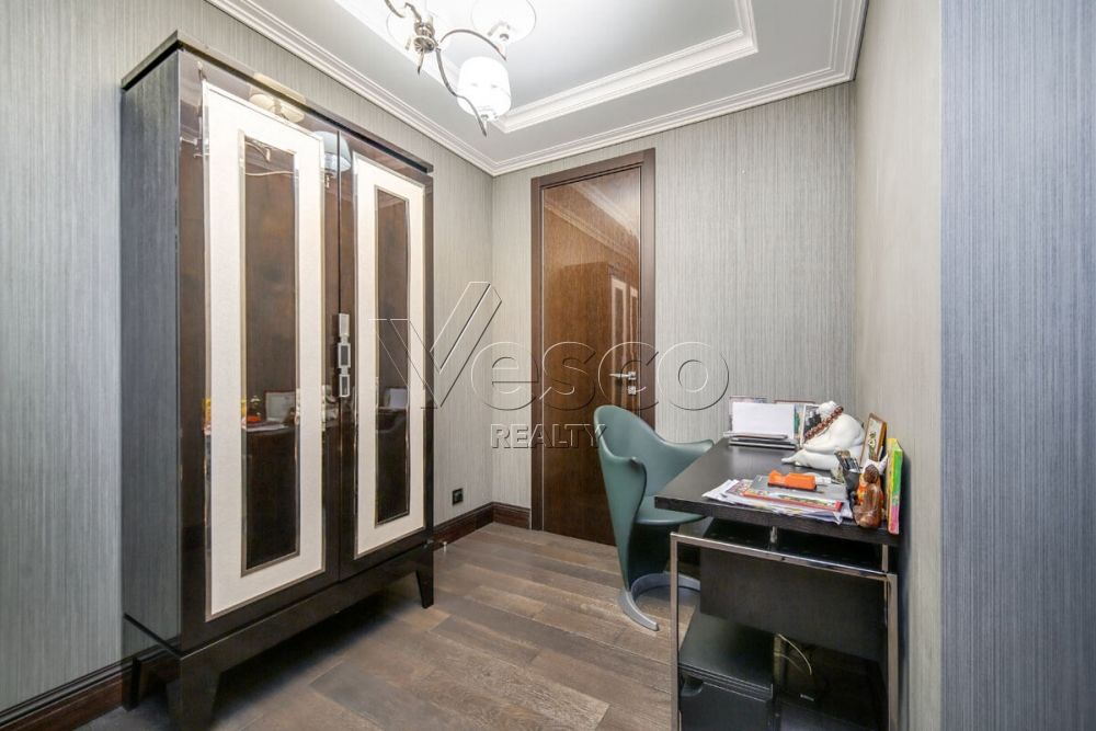 Квартира площадью 183.9 м²