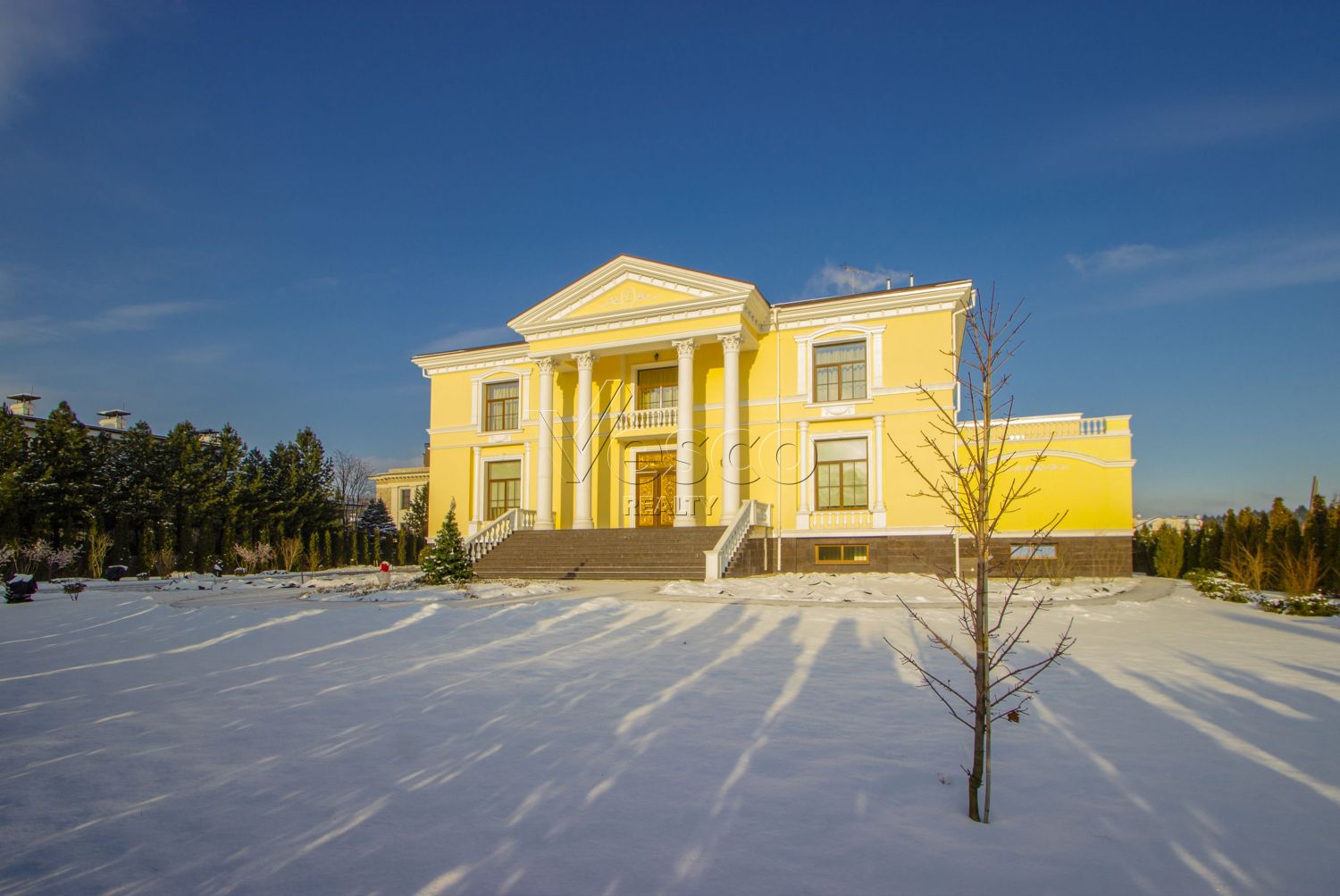 Резиденция с эксклюзивной отделкой в тихом уютном поселке