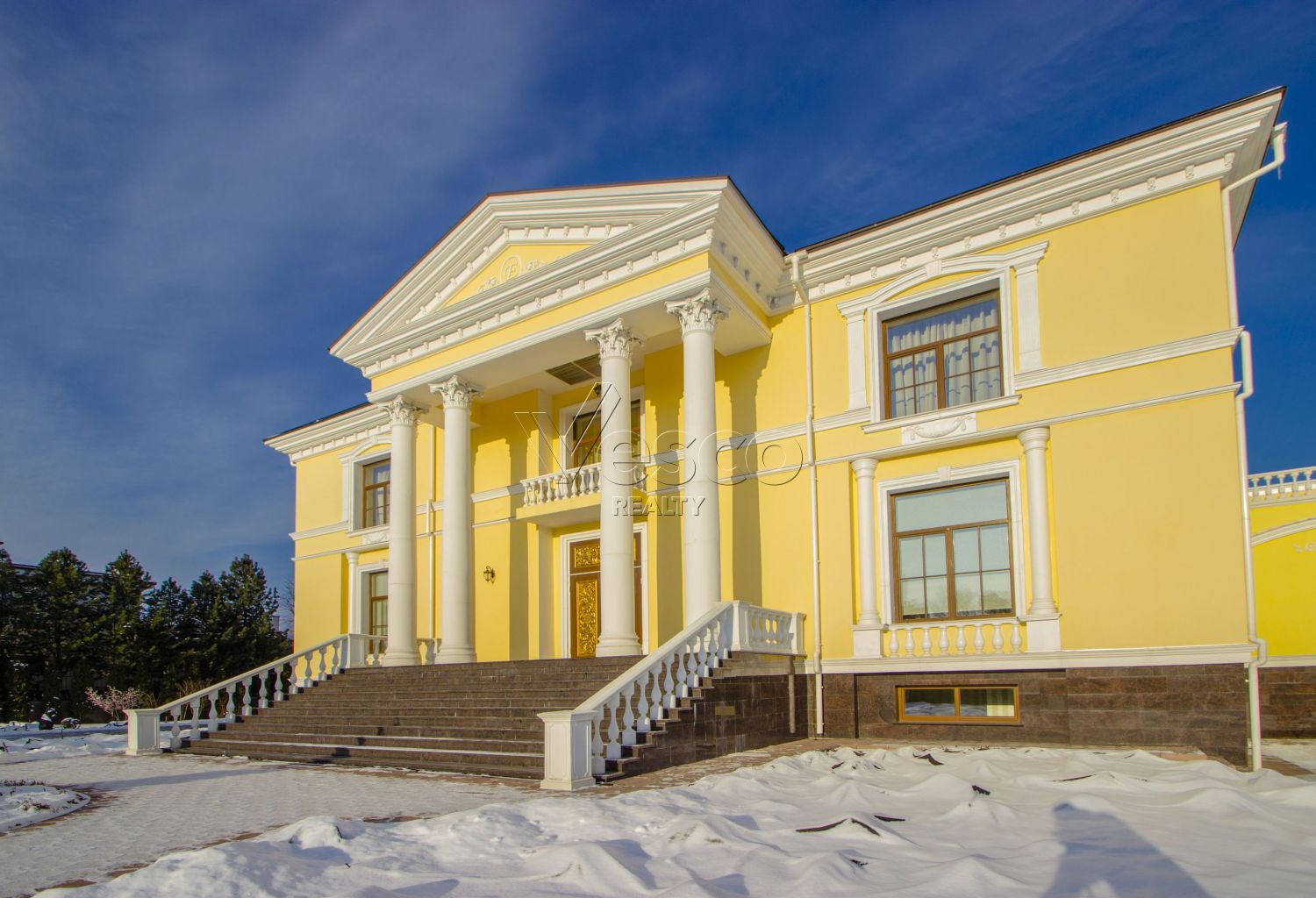 Резиденция с эксклюзивной отделкой в тихом уютном поселке