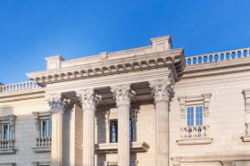 Роскошный особняк в классическом стиле