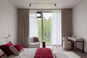 Современная Villa Fortuna на границе с лесом