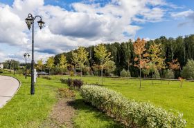Участок на первой линии от реки