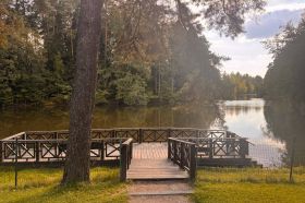 Лесной участок рядом с озером