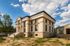 Загородная резиденция в черновой отделке