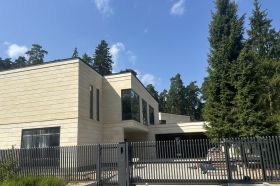 Кирпичный коттедж без отделки в ОКП