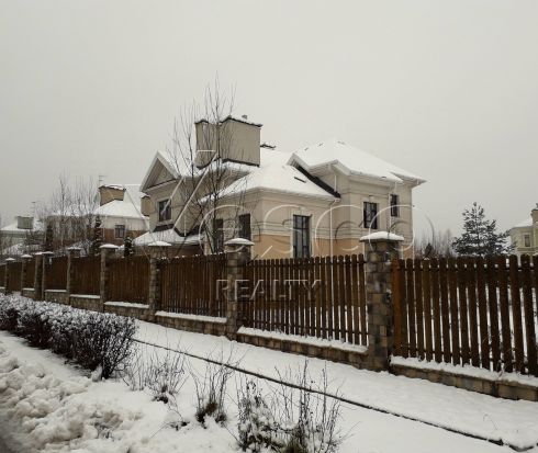 Коттедж под отделку в поселке Грин Хилл
