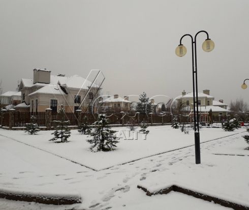 Коттедж под отделку в поселке Грин Хилл