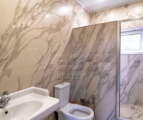 Дом с новой отделкой под ключ