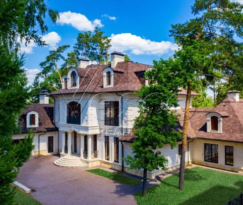 Классический особняк в сердце Жуковки