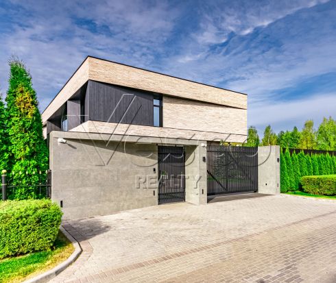 Villa the Bridge