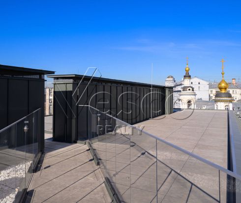 Вилла с личной террасой на крыше в центре Москвы