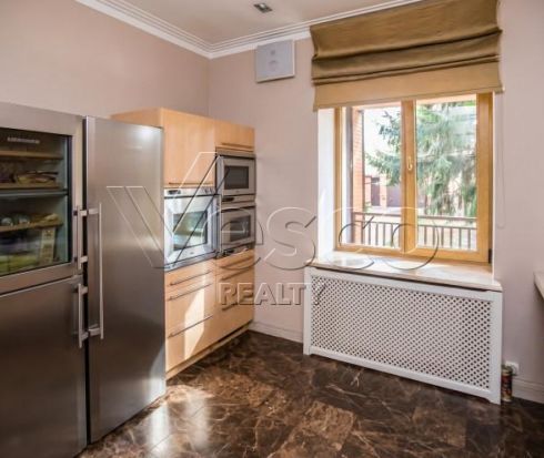 Кирпичный коттедж с банным комплексом