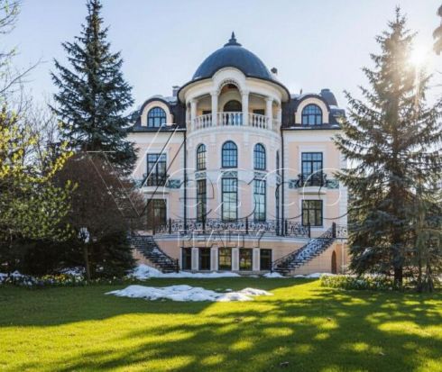 Дом под ключ на первой линии реки Москва
