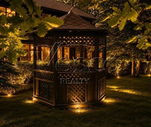 Лесной земельный участок в камерном поселке