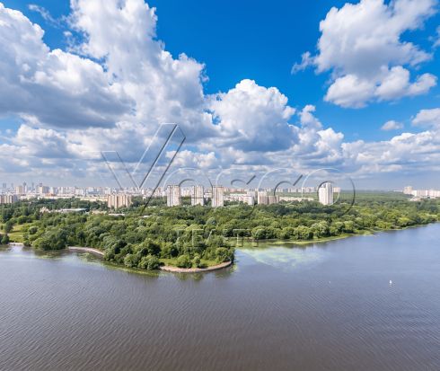 Видовая квартира с террасой и ремонтом в ЖК «Акватория»