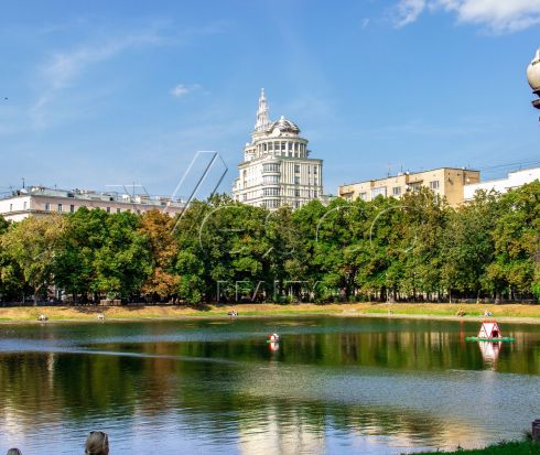 Двухуровневый видовой пентхаус на Патриарших прудах