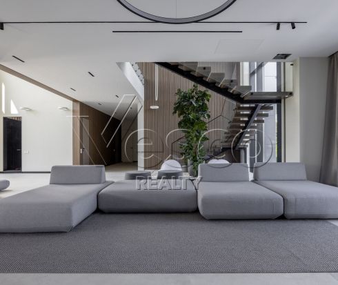 Дом в Agalarov Estate: хай‑тек и комфорт