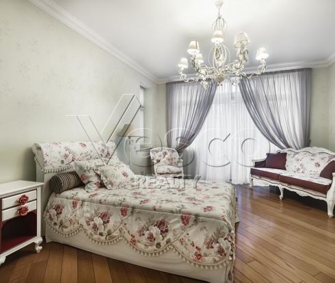 Классический особняк на лесном участке