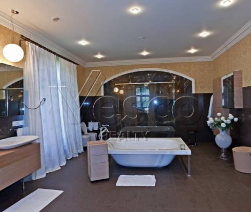 Отличный коттедж в элитном поселке Романово-2