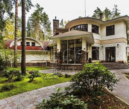 Коттедж в элитном поселке