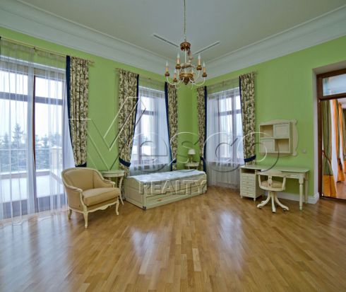 Дом 750 кв.м. в поселке «Монолит»