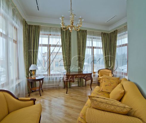 Дом 750 кв.м. в поселке «Монолит»