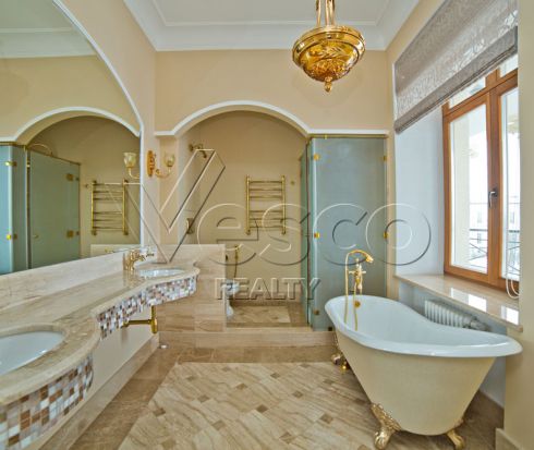 Дом 750 кв.м. в поселке «Монолит»