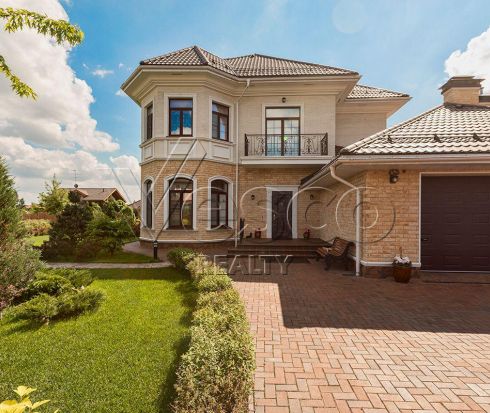 Загородная резиденция в клубном поселке на Новорижском шоссе